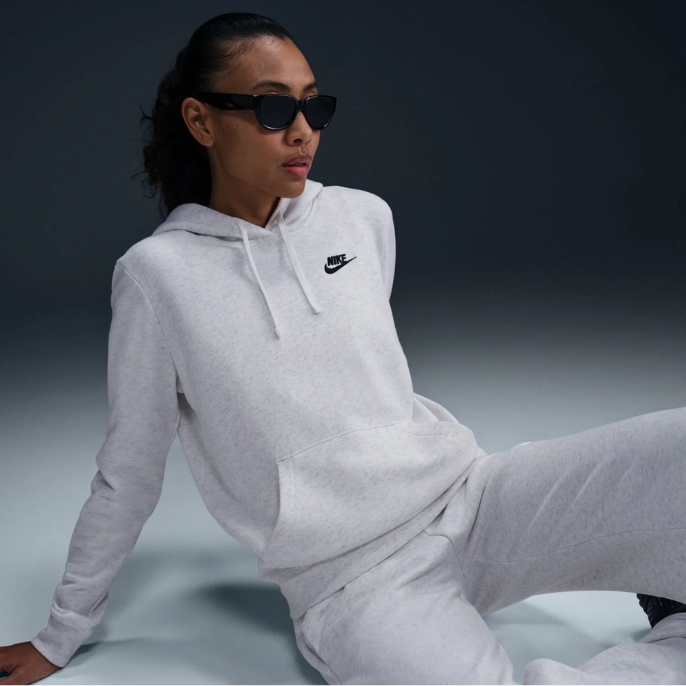 Women's Nike Sportswear Club Fleece Hoodie

Color:Birch Heather/Black